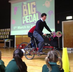Slow bicycle race with Bike It!