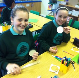 Kate and Anna make spinners
