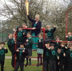 Dr Murray to carry the Olympic Torch