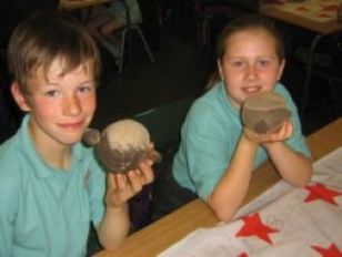 Primary 5 make grass heads!