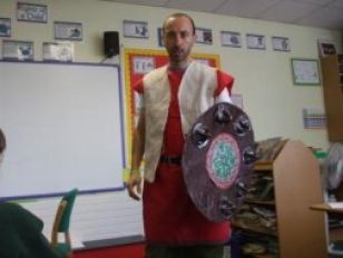 A Viking Times villager arrives in P6