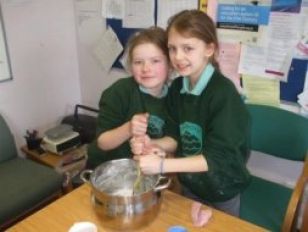 P6A make modelling dough for their F1 car models