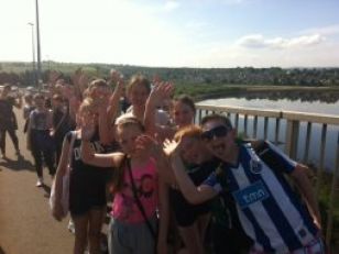 Primary 7 walk the 2 Bridges!!