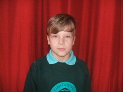 Rhys Read his Pledge at Peace Ceremony
